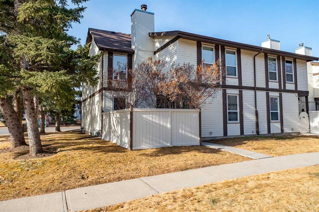 #5 3200 60 Street, Calgary, Alberta, T1Y 4K8