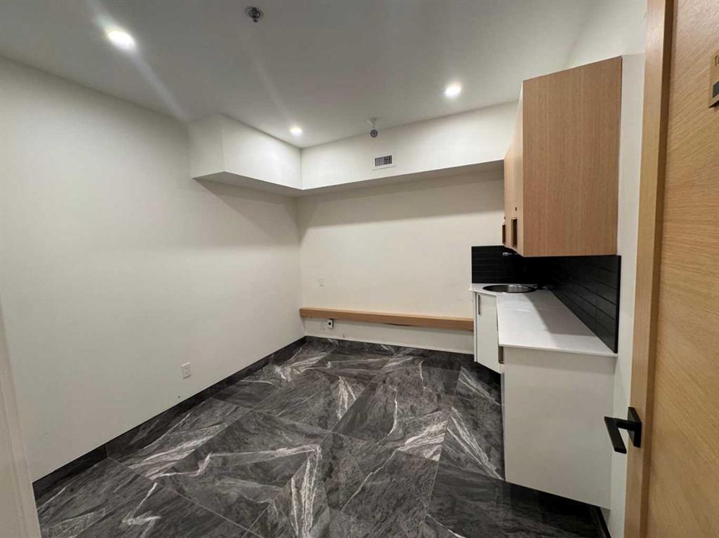 222 14 Avenue SE, Calgary, Alberta, T2G 1C7