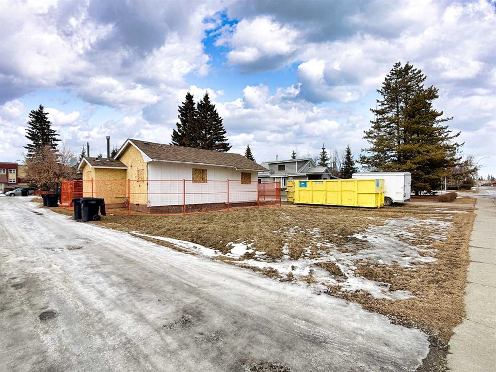 4906 52 Avenue, Olds, Alberta, T4H 1H2