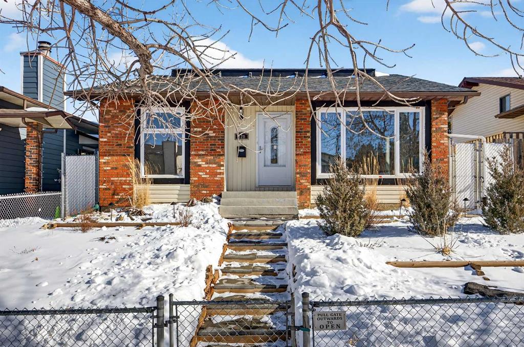 128 Bermuda Drive NW, Calgary, Alberta, T3K 1H8