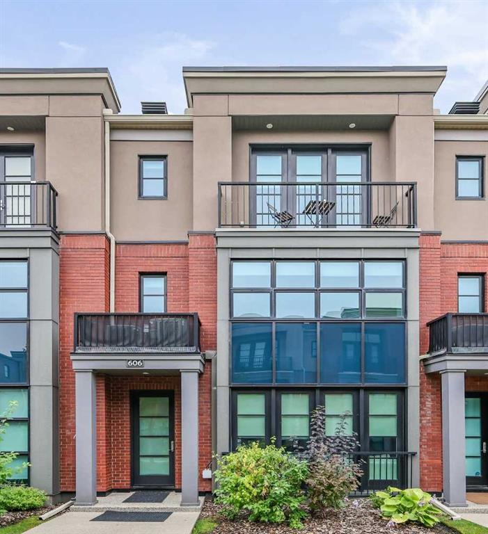 606 Aspen Meadows Hill SW, Calgary, Alberta, T3H 0G3