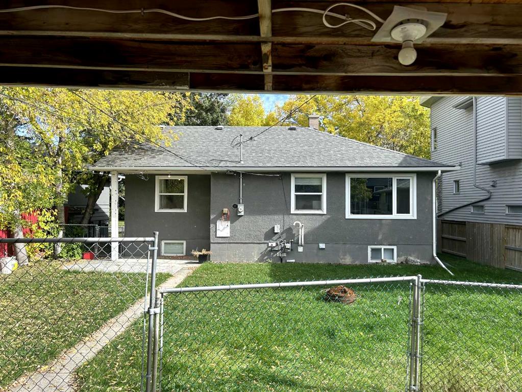 2359 22A Street NW, Calgary, Alberta, T2M 3X6