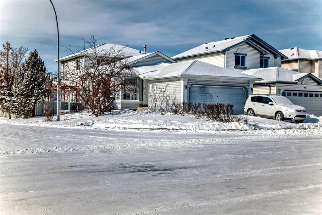 302 Applewood Drive SE, Calgary, Alberta, T2A7V4