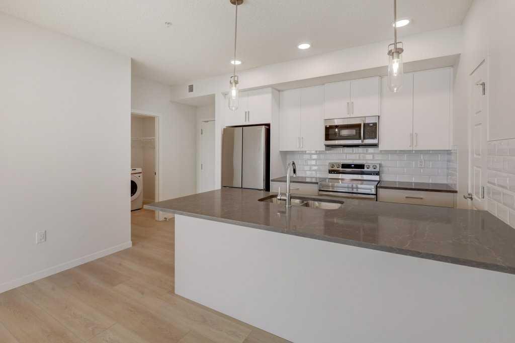 #124 245 Edith Place NW, Calgary, Alberta, T3R 2C9