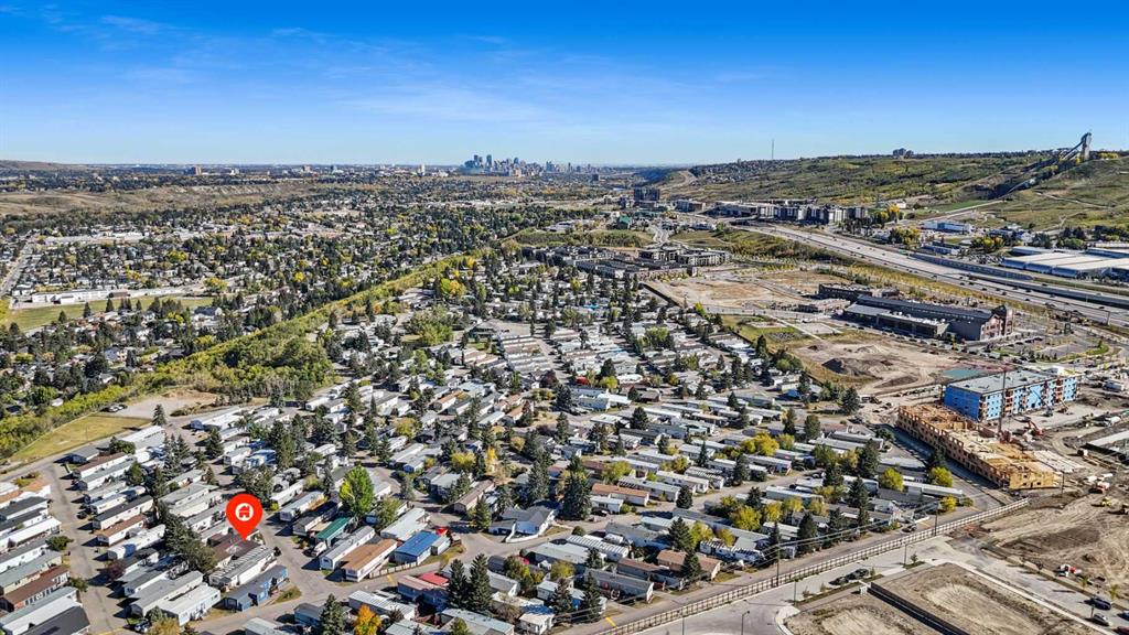 #424 3223 83 Street NW, Calgary, Alberta, T3B 5P2