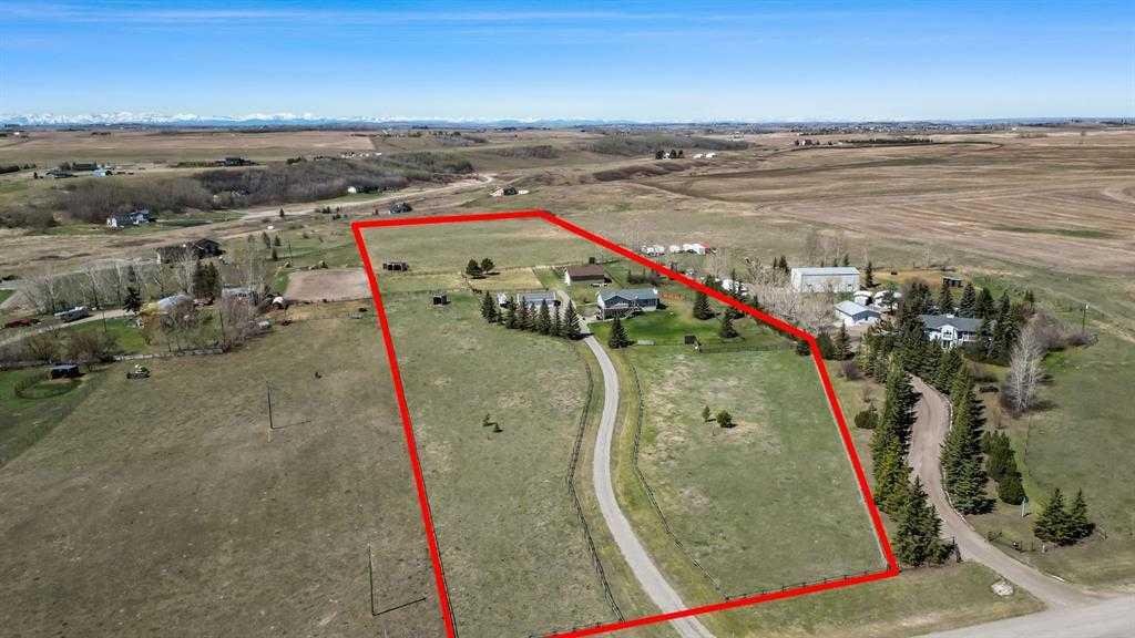 306023 92 Street E, De Winton, Alberta, T0L 0X0