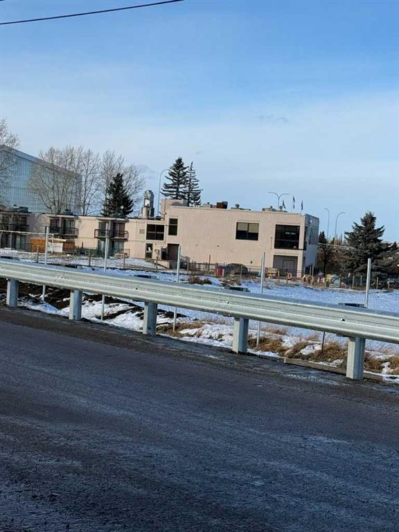 10623 West Valley Road SW, Calgary, Alberta, T3B 5T2