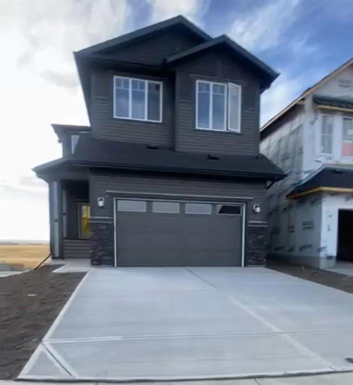 200 Lucas Gardens NW, Calgary, Alberta, T3P2R8