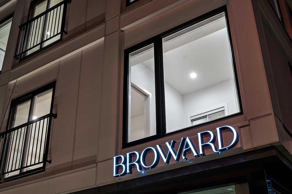 #209 310 15 Avenue SW, Calgary, Alberta, T2R 1S9