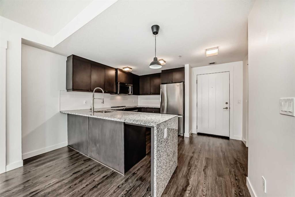 #121 15 Aspenmont Heights SW, Calgary, Alberta, T3H 0E3