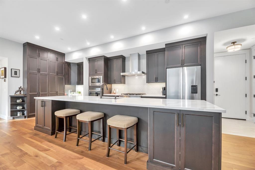 #302 105 Lebel Crescent NW, Calgary, Alberta, T3B 6M6