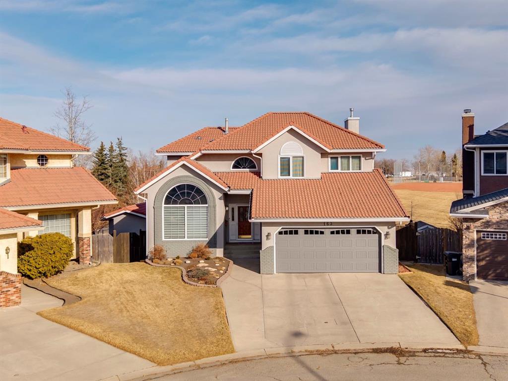 163 Edgebrook Close NW, Calgary, Alberta, T3A 4Z9