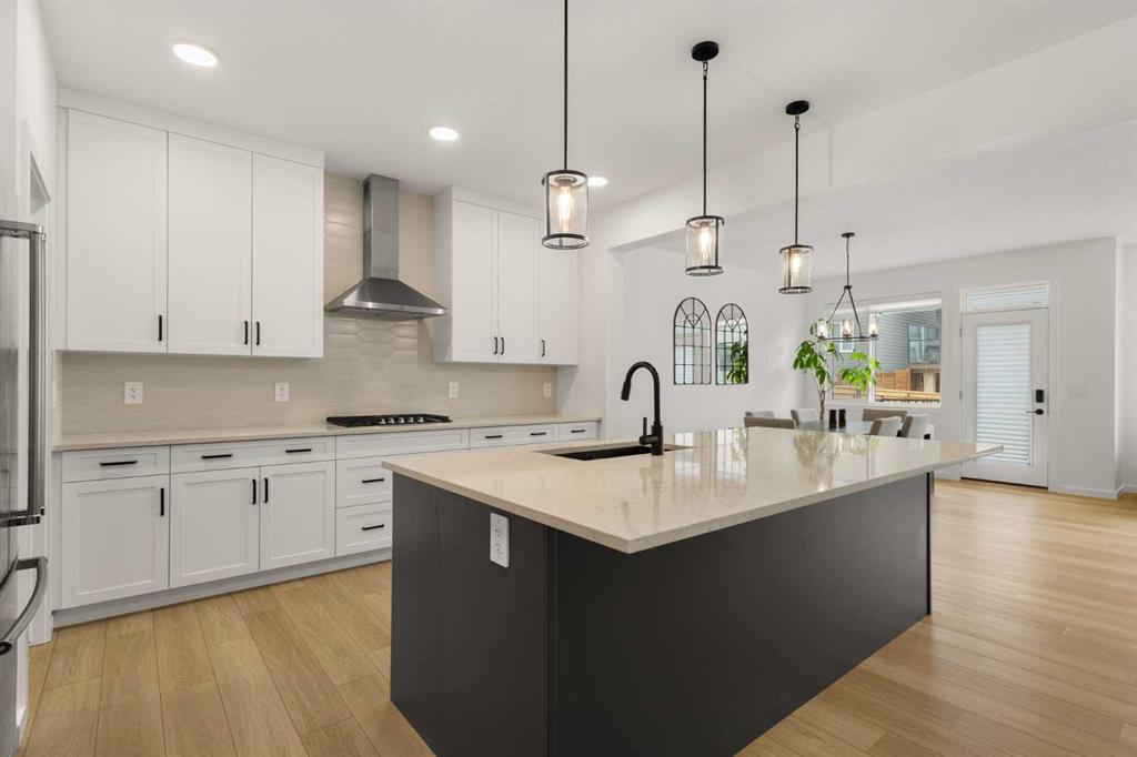 50 Royston Terrace NW, Calgary, Alberta, T3L 0K2