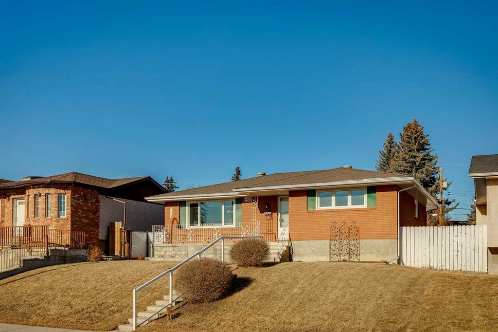 256 Huntridge Road NE, Calgary, Alberta, T2K4B6