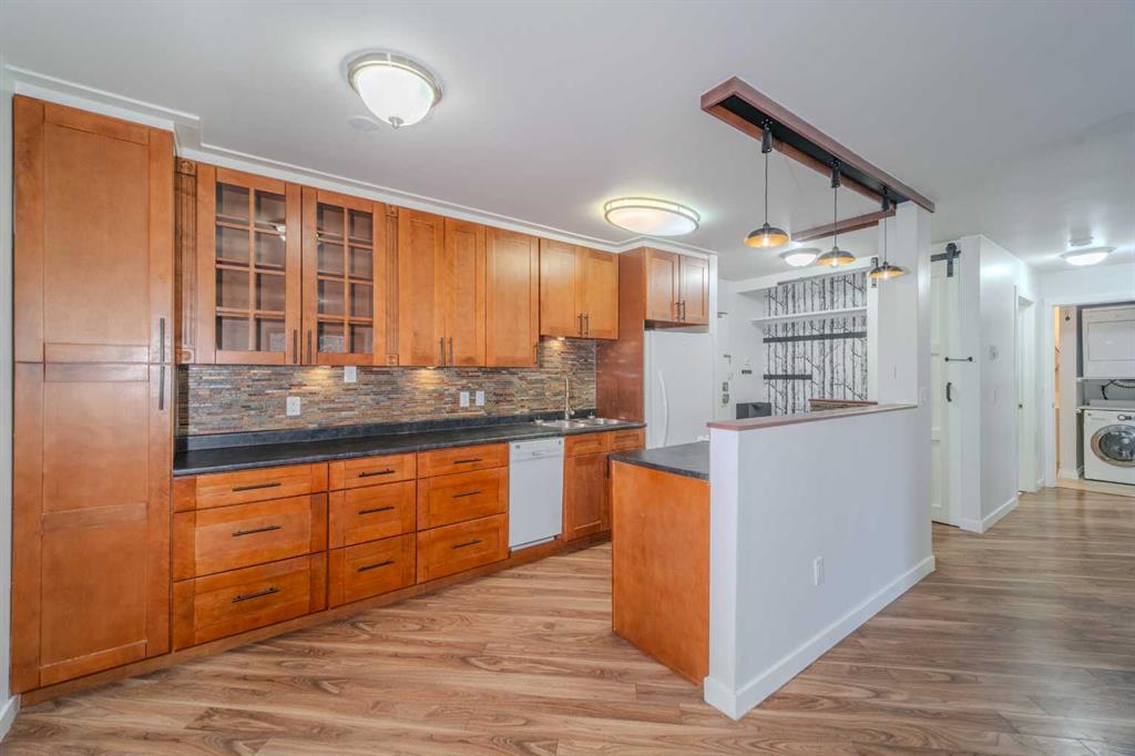 #3303 4001 C 49th Street NW, Calgary, Alberta, T3A 2C9