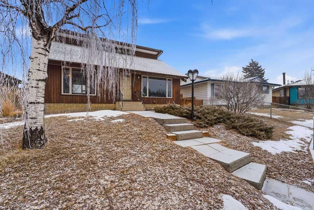 64 Doverview Place SE, Calgary, Alberta, T2B 1Z5