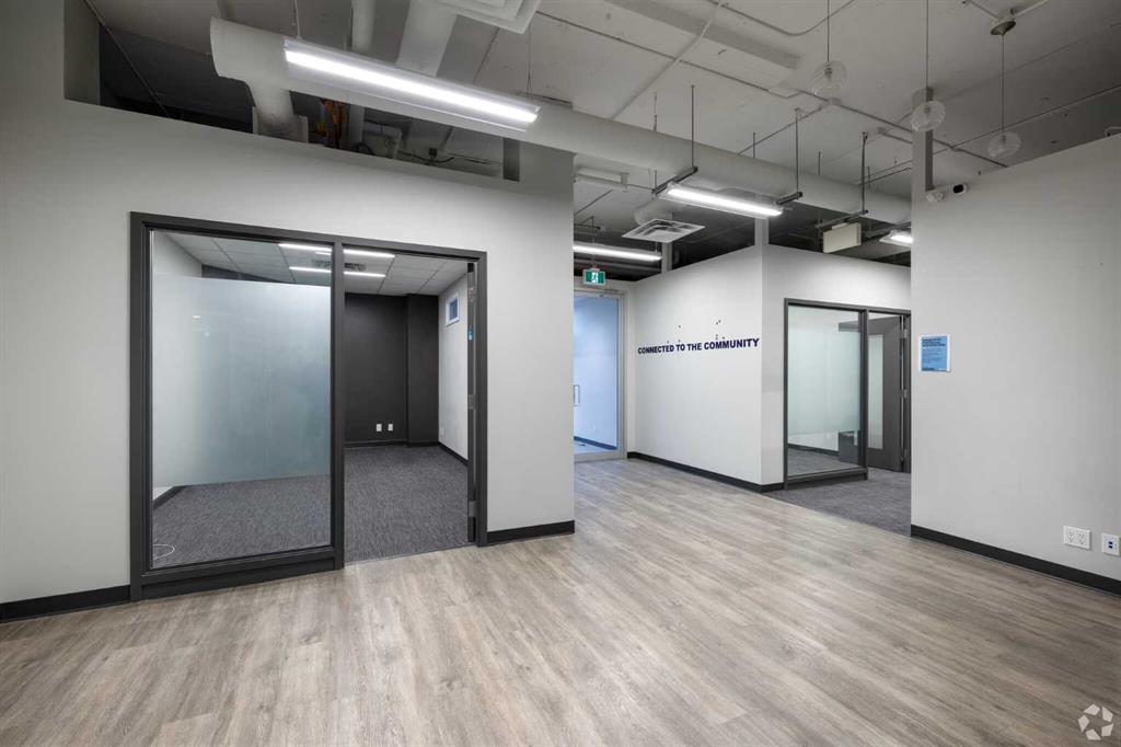 #110 1121 Centre Street NW, Calgary, Alberta, T2E 7k6