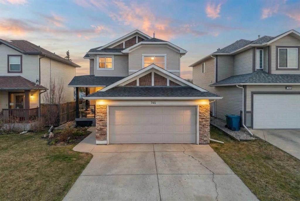 745 Fairways Green NW, Airdrie, Alberta, T4B 3E6