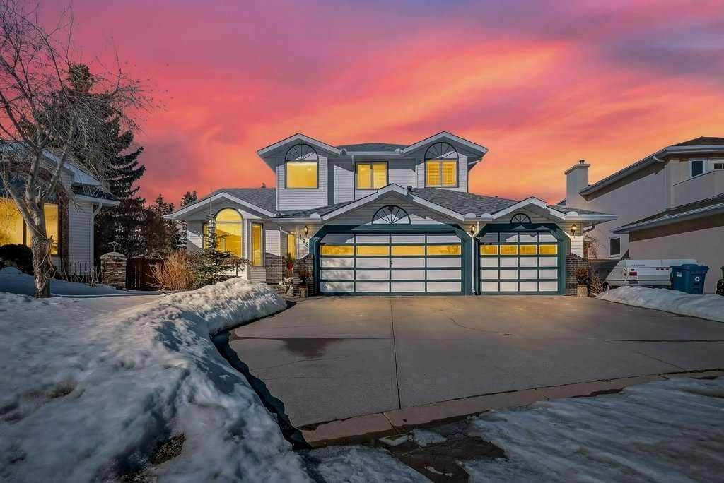 108 Hawkstone Close NW, Calgary, Alberta, T3G 3P3