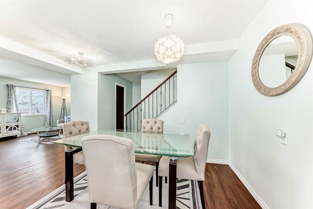 #14 115 Bergen Road NW, Calgary, Alberta, T3K 1P2