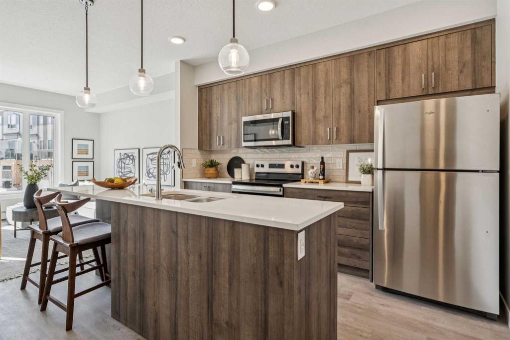 #208 655 Shawnee Square SW, Calgary, Alberta, T2Y 1E3