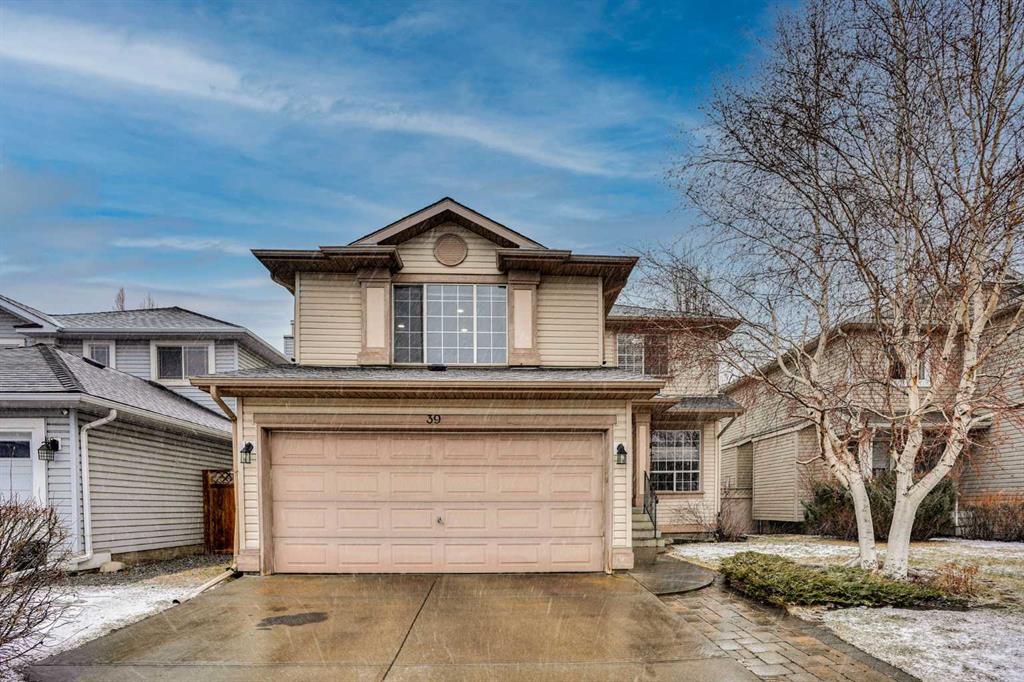 39 Douglasview Road SE, Calgary, Alberta, T2Z 2S8