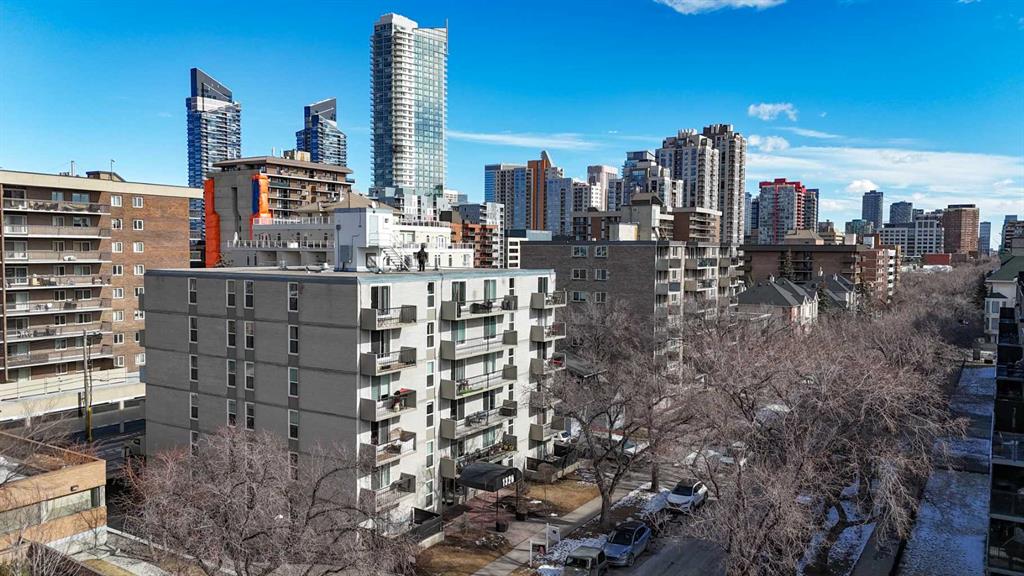 #303 1328 13 Avenue SW, Calgary, Alberta, T3C 0T3