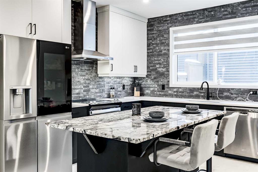 184 Rowmont Boulevard NW, Calgary, Alberta, T3L 0H3