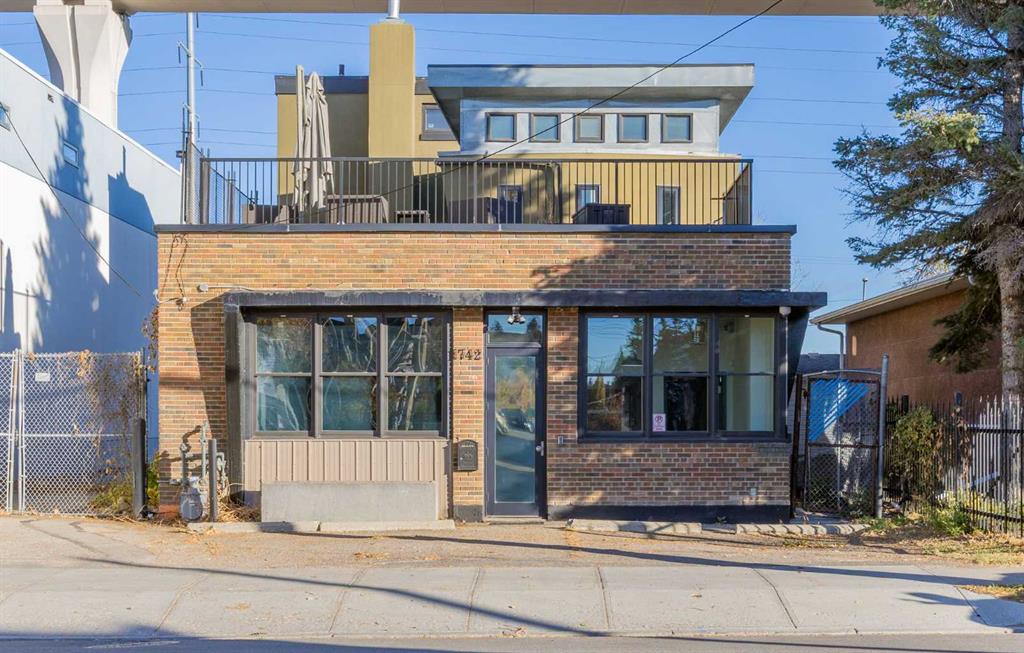 1742 10 Avenue SW, Calgary, Alberta, T3C0J8