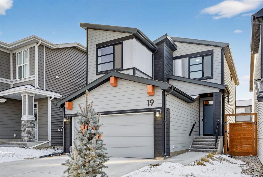 19 Rowley Park NW, Calgary, Alberta, T3l 0G6