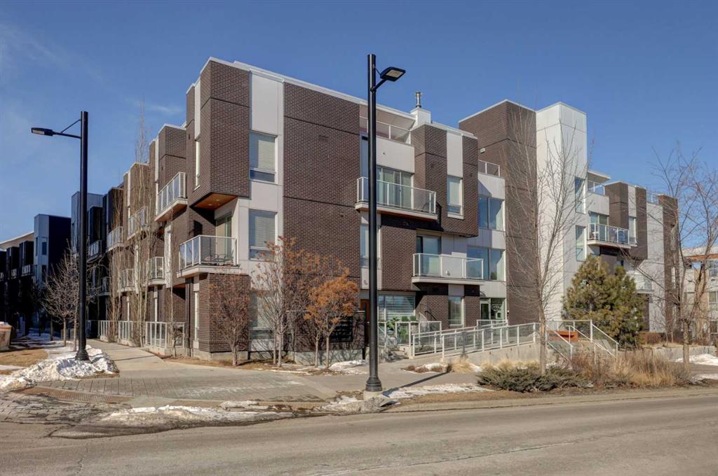 #205 3125 39 Street NW, Calgary, Alberta, T3E 2C3