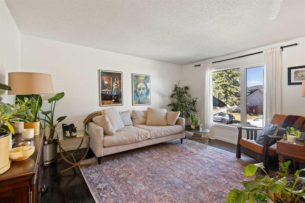 49 Castlebrook Way NE, Calgary, Alberta, T3J 2A7