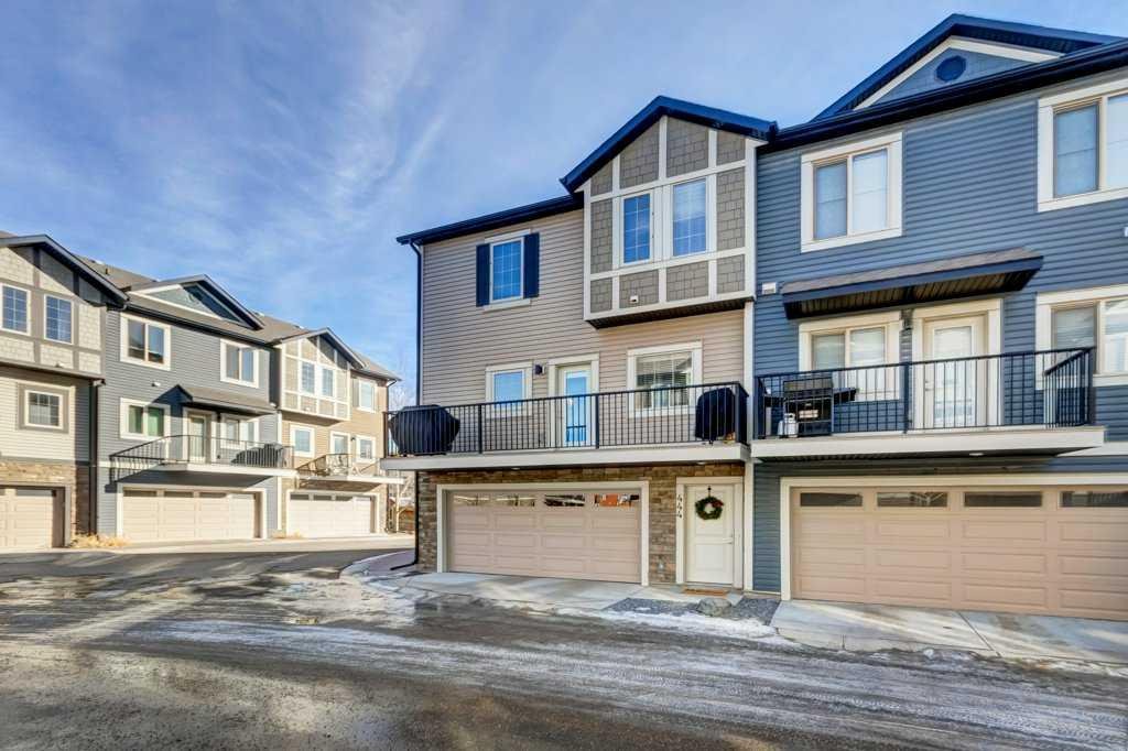 444 Legacy Point SE, Calgary, Alberta, T2X 3Z3