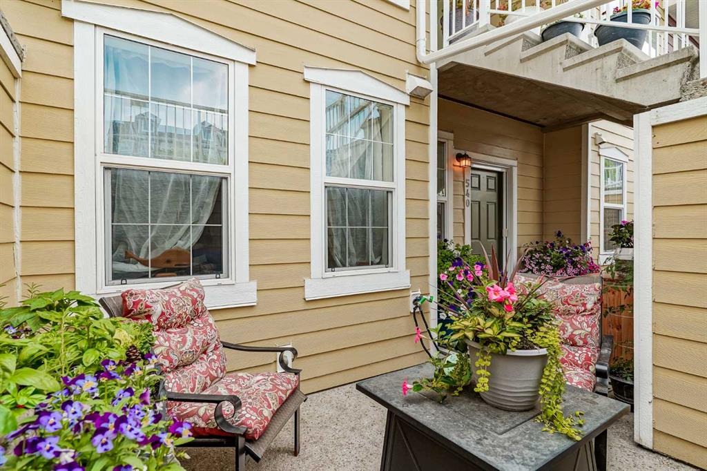 540 Mckenzie Towne Close SE, Calgary, Alberta, T2Z 1A7