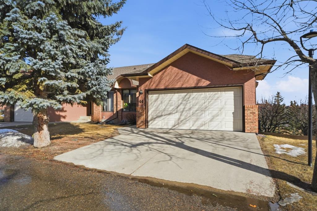 44 Edgeland Close NW, Calgary, Alberta, T3A 3B1