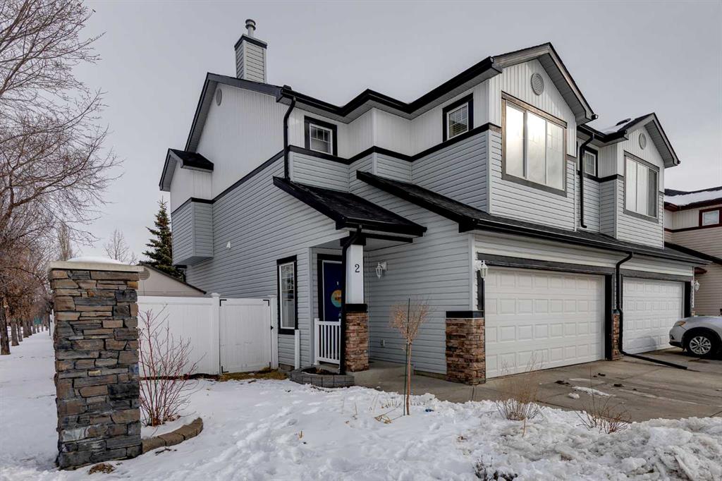 2 Everridge Villas SW, Calgary, Alberta, T2Y 4Z1