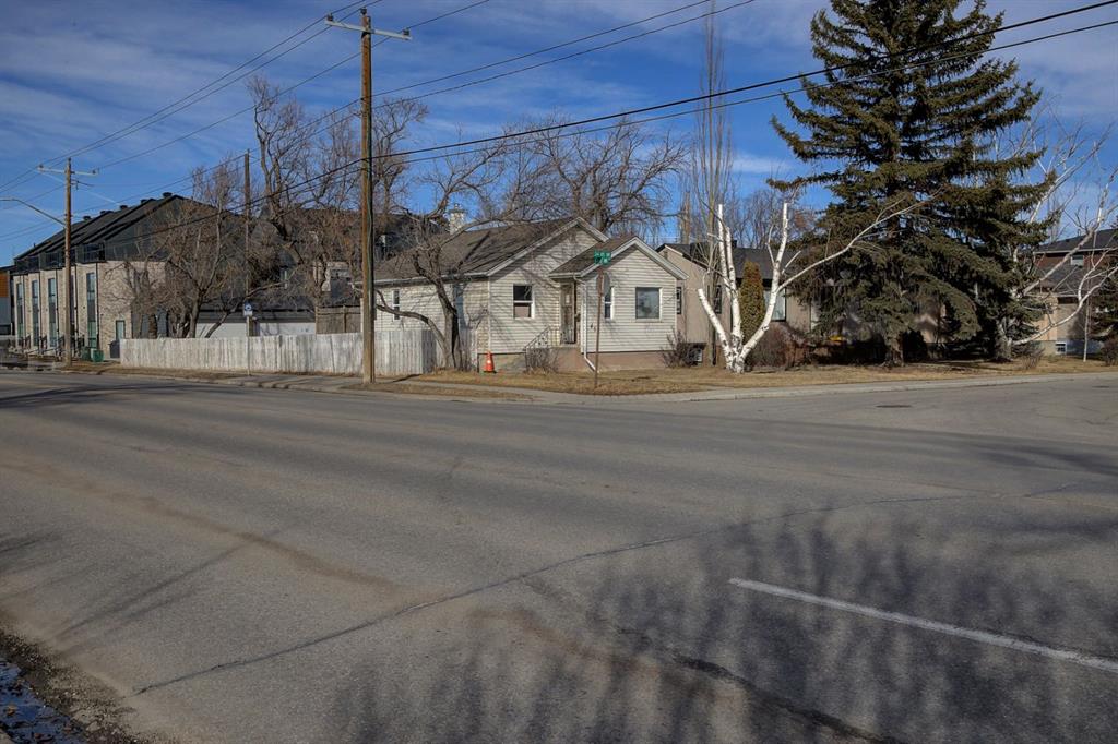 458 34 Avenue NW, Calgary, Alberta, T2K0B8