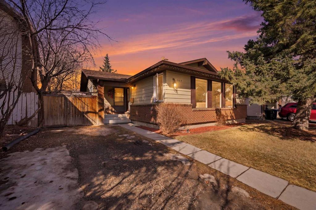 107 Wood Oak Way SW, Calgary, Alberta, T2W 3R3