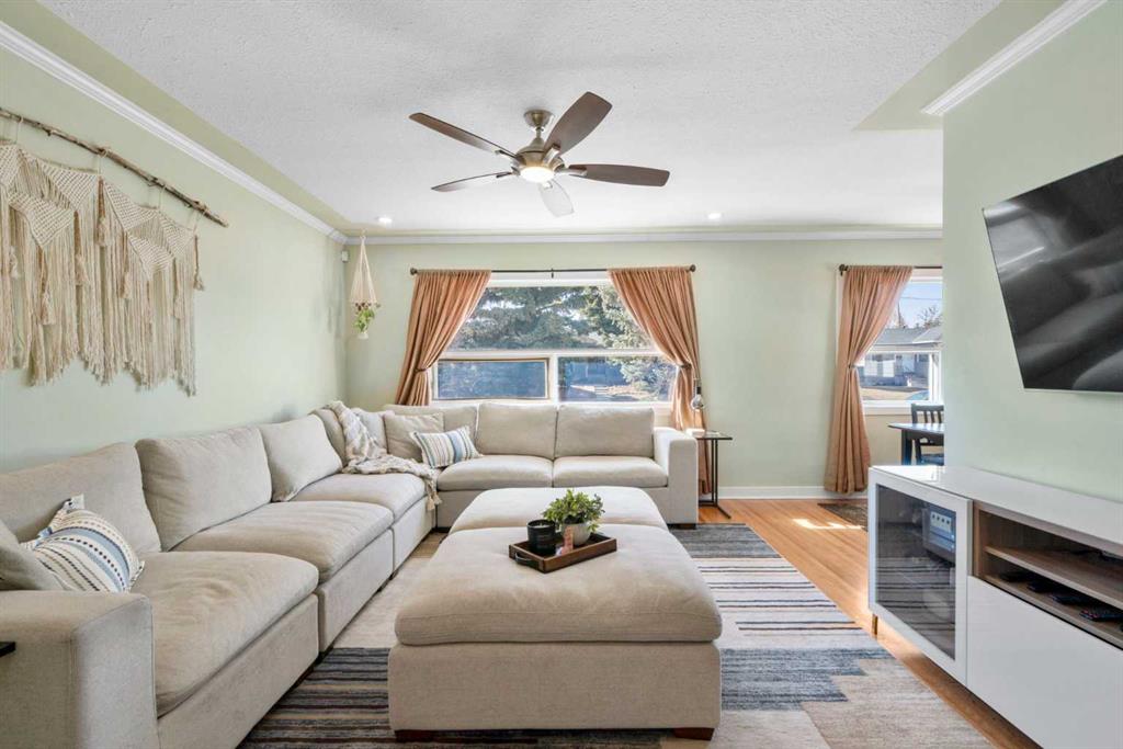 6112 Buckthorn Road NW, Calgary, Alberta, T2K 2Z1