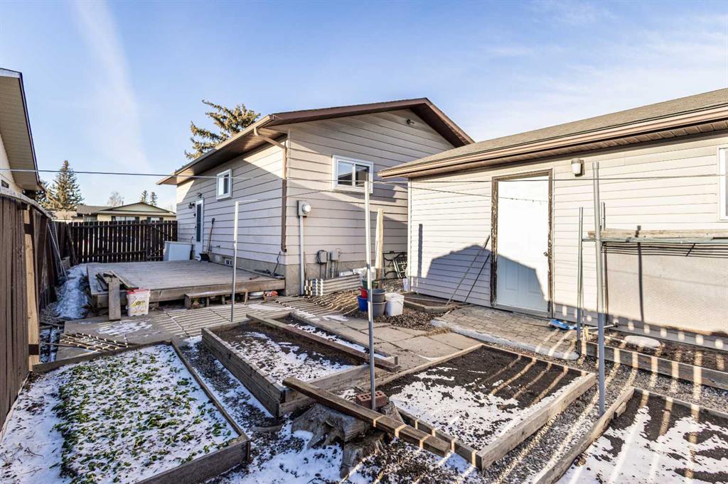 24 Bedford Road NE, Calgary, Alberta, T3K 2K8