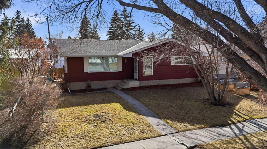 1447 Northmount Drive NW, Calgary, Alberta, T2L0G7