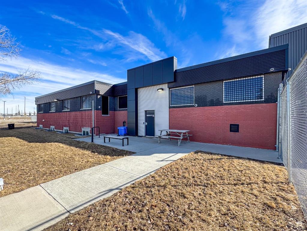 5430 30 Street SE, Calgary, Alberta, T2C 1G2