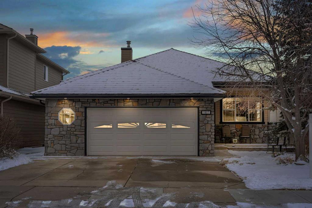 1907 Woodside Boulevard NW, Airdrie, Alberta, T4B 2M4