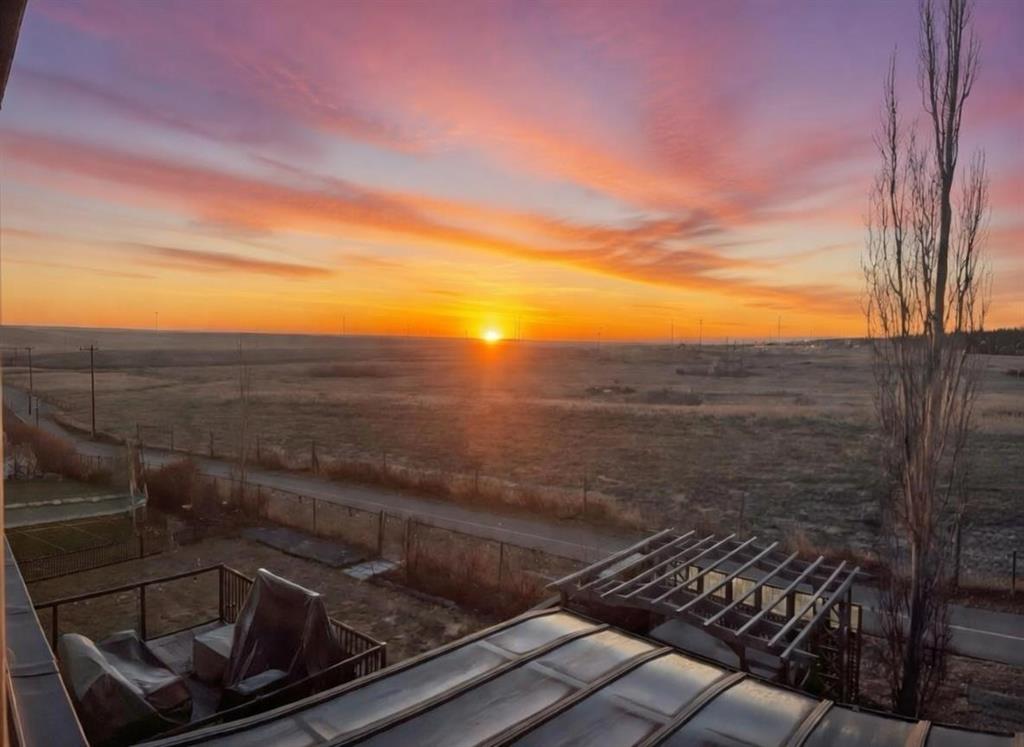 84 Sherwood Rise NW, Calgary, Alberta, T3R 1P5