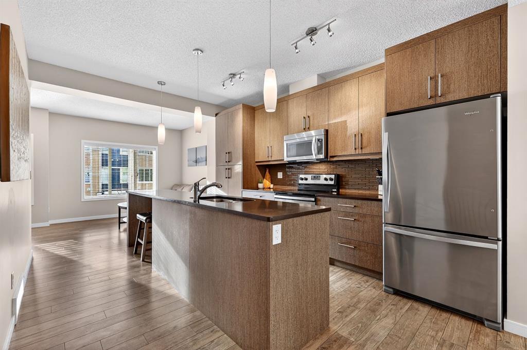 330 Marquis Lane SE, Calgary, Alberta, T3M2G6