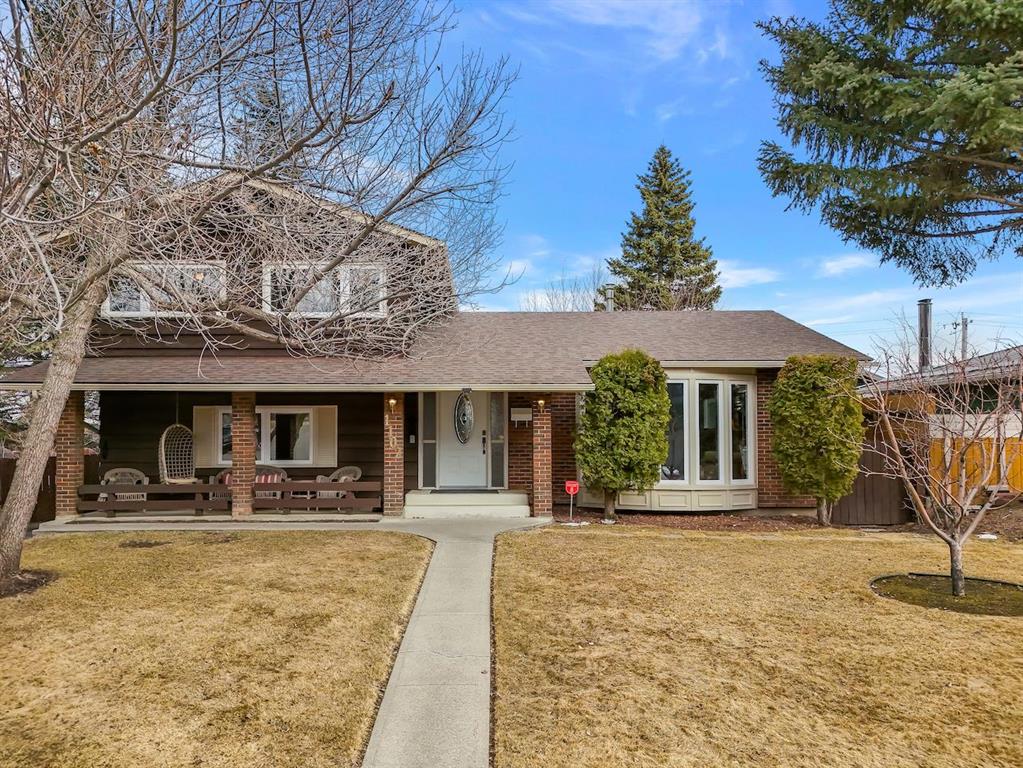 1102 Lake Christina Way SE, Calgary, Alberta, T2J 2R3