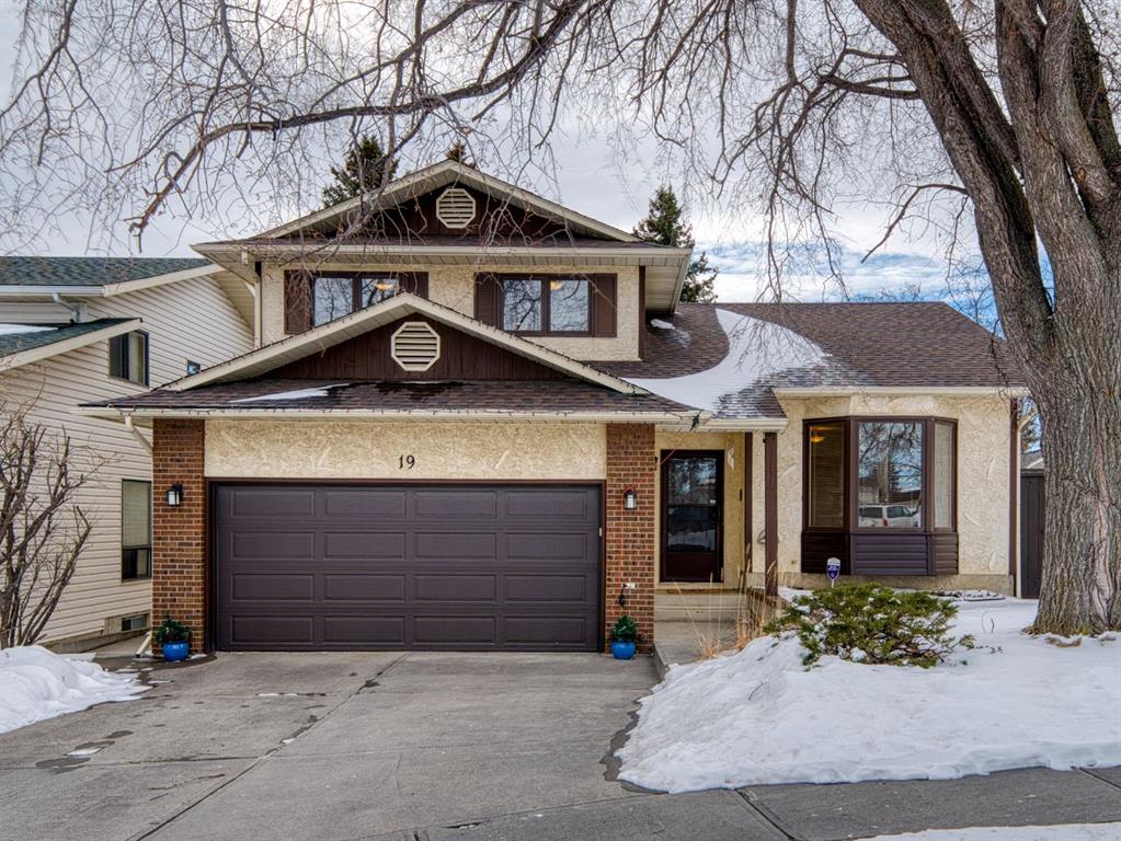 19 Scenic Green NW, Calgary, Alberta, T3L 1A1