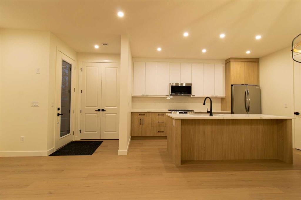 1512 21 Avenue NW, Calgary, Alberta, T2M 1L8