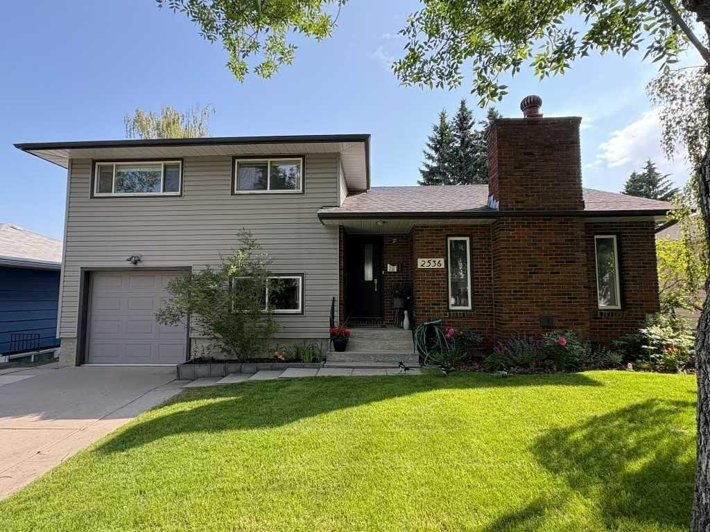 2536 chicoutimi Drive NW, Calgary, Alberta, T2L 0W5