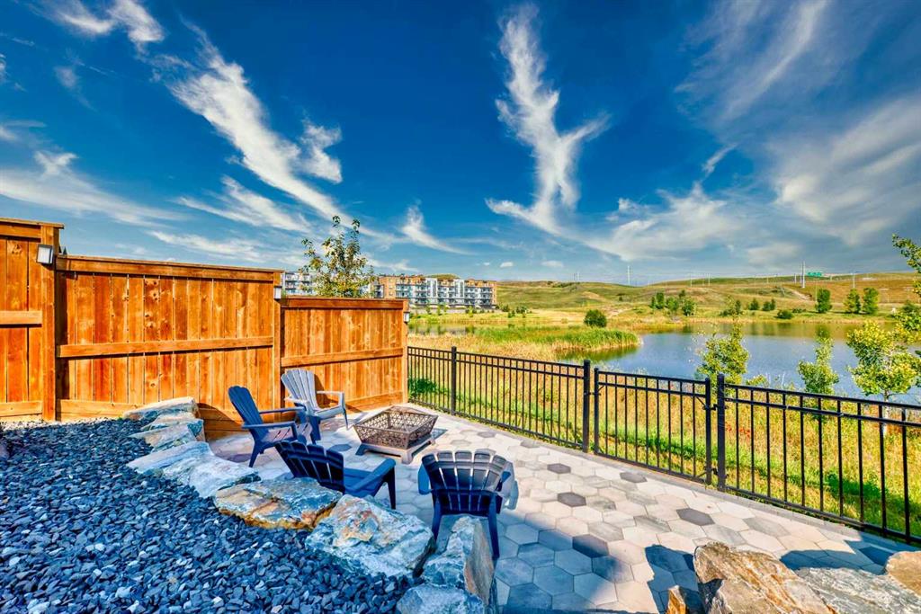 152 Cranbrook Gardens SE, Calgary, Alberta, T3M 3K6